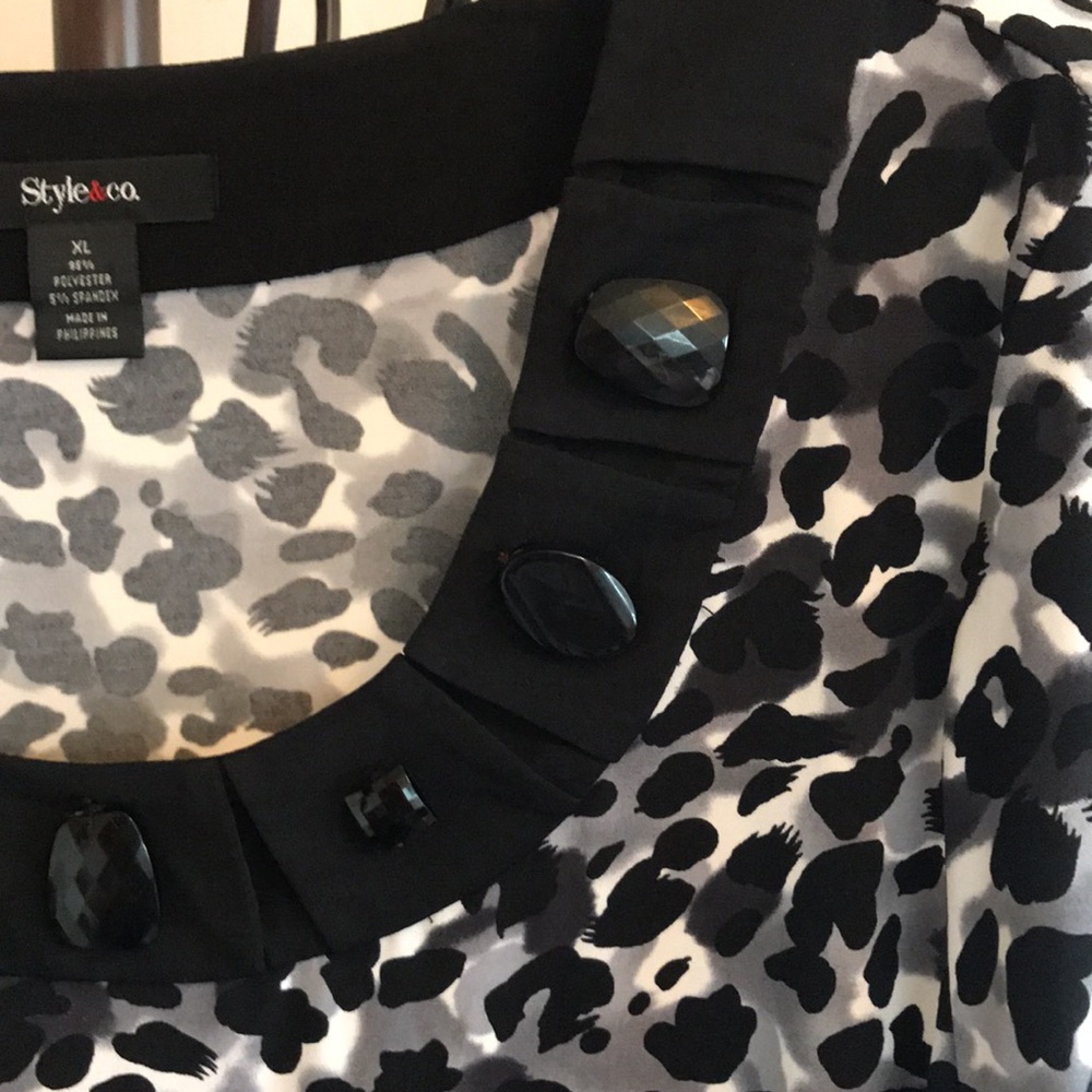 #160)🖤Stlye&Co  animal print tunic/blouse - Picture 4 of 8